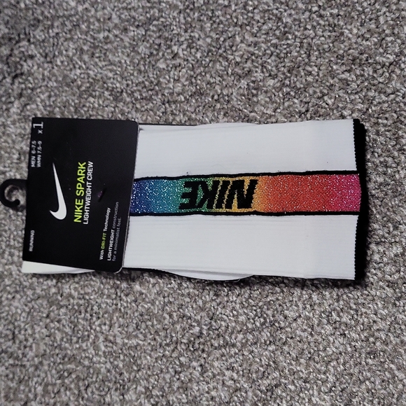 Nike Spark BETRUE LGBTQ Pride Rainbow Socks - Picture 1 of 2